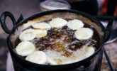 asian-fried-food-in-a-cauldron_t20_NxXX8r