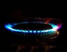 blue-flame-from-a-stove_t20_NRp1Rn