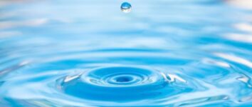 concentric-circle-copy-space-copyspace-water-liquid-drop-abstract-reflection-wave-wet-rippled-clean_t20_xRXel8